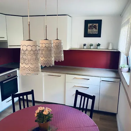 Apartma Kamnitnk Lägenhet *
